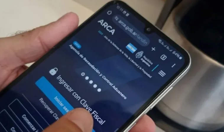 Transferencias entre cuentas: el error por el que podría investigarte ARCA